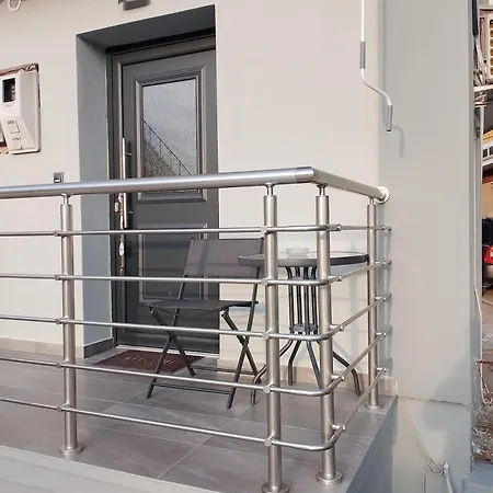 Black Eagle Apartment Drama Exterior photo